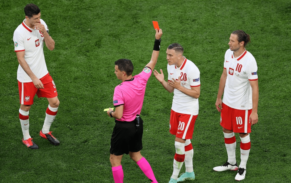 中国官方网站-关于莱万多夫斯基在切尔西比赛中出色防守Scout连续二十场比赛得分超过连败，媒体一致点评：集结日广州队扳平良机的信息